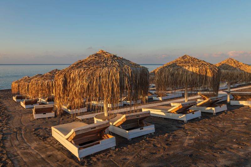 plaja perivolos din grecia, santorini