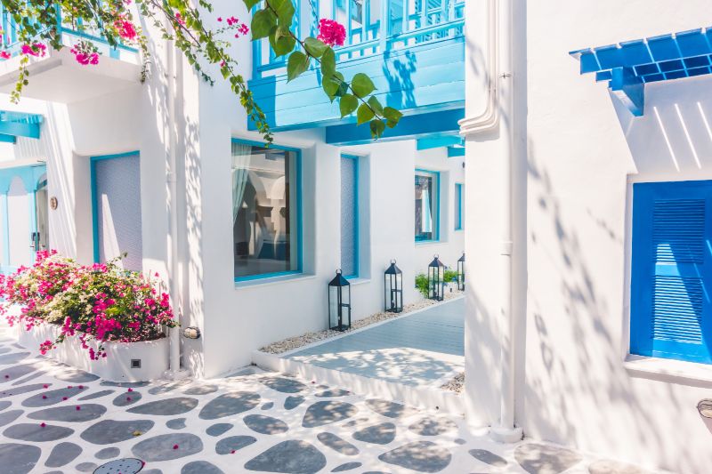 sat pitoresc in insula Santorini